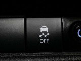 トラクションコントロールとは、すべりやすい路面での発進時や加速時にタイヤの空転を抑え、駆動力確保に貢献する機能です。詳細は販売店スタッフまでおたずねください。