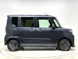 ドアは約90度に開くので荷物も積み込みやすく、乗り降りもしやすい♪ ロングドライブも快適に過ごせる工夫がいっぱいです♪♪