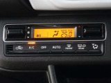 オートエアコンを装備しております!自動で調整してくれますので、車内も快適です☆