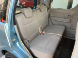 後部座席も気になるようなキズ・汚れやへたり等、大きなダメージはなく、良好な状態です。