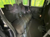 後部座席も気になるようなキズ・汚れやへたり等、大きなダメージはなく、良好な状態です。