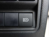 オートマチックハイビームとは、先行車や対向車のライトを認識し、ハイビームとロービームを自動で切り替える機能です。夜道の視界を確保します。詳細は販売店スタッフまでおたずねください。