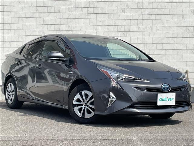 プリウス1.8 A E-Four 4WD修復歴無し