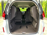 後席を格納すると、これだけの広さが!シーンに合わせたシートアレンジで、大きな荷物も積むことが出来ます♪