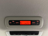 【リアオートエアコン】広い後部座席には必須の機能!風量や温度を自動で調整し前席と同様な車内環境にしてくれるリアオートエアコンを装備。夏の暑さも冬の寒さもストレスなく快適にお過ごしいただけます♪