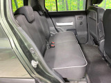 後部座席も気になるようなキズ・汚れやへたり等、大きなダメージはなく、良好な状態です。