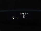 ヘッドアップディスプレイは視認性が非常に良く、運転時の視線を逸らさず様々な情報の確認が行えます。