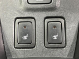 【シートヒーター】寒い日に重宝するシートヒーター!エアコンより早く温まってくれるので寒がりの人も安心ですね♪エアコンの温風は乾燥するから苦手、という方にもをおすすめです。