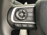 ナビゲーションやオーディオを取り付けた場合に,その操作がハンドルの手元でできるステアリングスイッチが付いてます