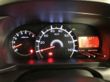 とっても見やすいメーターです。夜間時はラグジュアリーな気分にさせてくれる照明が魅力ですので、夜のドライブも楽しみになりますよ♪