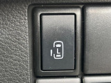 【パワースライドドア】スマートキーや運転席のスイッチでスライドドアの開閉が可能♪電動だから力を入れてドアを開ける必要が無く、小さいお子様でも、重い荷物を持っている時もラクに開け閉めできます♪