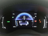 とっても見やすいメーターです。夜間時はラグジュアリーな気分にさせてくれる照明が魅力ですので、夜のドライブも楽しみになりますよ♪