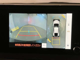 バックガイドモニターで、後方を確認しながら安心して駐車することができます。運転初心者も熟練者も必須の機能ですよ!