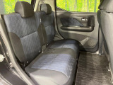後部座席も気になるようなキズ・汚れやへたり等、大きなダメージはなく、良好な状態です。