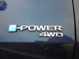 日産のハイブリッドシステム車、オーラ入荷しました。希少な4WD車です