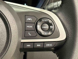 パワーとエコの2つの走行モードの切り替えが可能なステアリングスイッチに加え、高速道路を快適に走行できる全車速追従機能付ACC(アダプティブクル-ズコントロ-ル)スイッチが付いています(^^♪