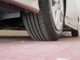 新品のタイヤに交換済みです。