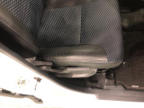 痛みの出やすい運転席シートも良好です。シートヒーターで寒い日にはとても役立つ機能ですよ♪