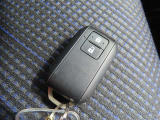 スマートキーはかばんやポケットに入れておけば、ドアのロックアンロックやエンジンの始動が出来ます!
