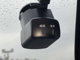 ドライブレコーダー装備です!もしもの時やあおり運転など、映像記録は証拠になるのであると安心ですね!