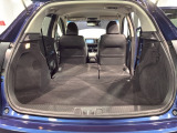 リアシートを倒すと、ラゲッジスペースを広くお使いいただけます!