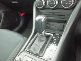 マニュアルモード付6速ATを搭載。ドライブセレクションスイッチにてよりダイレクトな走行モードにも切り替えも出来ます。