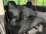 3列目シートはもちろん状態良好☆大人でもゆったりと座って頂けますので、大人数でのお出かけもラクラクです♪ご家族で、気の知れた仲間で、ドライブに行くのが楽しみですね♪