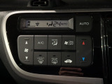 オートエアコンがついていますので、簡単操作で快適に過ごせます。希望の温度に自動調整してくれるのが便利です。