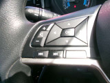 ステアリングスイッチ付きです♪ハンドルから手を放さずにオーディオ操作やメーターディスプレイ操作ができるので、安全です!