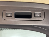 テールゲートの開閉は電動です。
