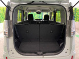 普段のお買い物や通勤、送迎等に十分な荷室スペースを確保しております。セカンドシートを倒すと、大きな荷物の積載も可能です♪