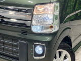 【HIDヘッドライト】非常に明るく前方を照らしてくれるので、悪天候や夜間の走行時も視界良好で安心してお乗りいただけます。