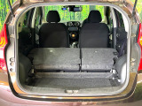 普段のお買い物や通勤、送迎等に十分な荷室スペースを確保しております。セカンドシートを倒すと、大きな荷物の積載も可能です♪