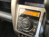 【オートエアコン】一度お好みの温度に設定すれば、車内の温度を検知し風量や温度を自動で調整。暑い&hellip;寒い&hellip;と何度もスイッチ操作をする必要はありません。快適な車内空間には必須の機能ですね♪