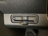 ハンドルの左下にETCがついています。高速道路の料金所の通過も楽々です。 カードの取り出しもしやすい場所についています。