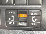 【両側パワースライドドア】スマートキーや運転席のスイッチで後席両側スライドドアの開閉が可能♪電動だから力を入れてドアを開ける必要が無く、小さなお子様でも簡単に開け閉めでき快適です♪