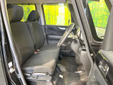 運転席シート廻りは使用感も少なく、良好な状態となっています。前オーナー様が丁寧に使っていたことがよくわかりますね。