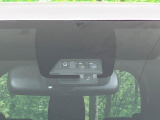 【トヨタセーフティセンス】走行中に前方の車両等を認識し、衝突しそうな時は警報とブレーキで衝突回避と被害軽減をアシスト。より安全にドライブをお楽しみいただけます。