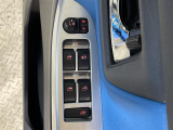 【パワーウインドウ】運転席のスイッチで、各席の窓ガラスの開閉ができます!あると便利ですよね!