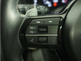 【Honda SENSING】 カメラ等装置で精度の高い検知能力を発揮、安全運転を支援します。ステアリング上のコントローラーに注目!