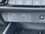 フロントもUSB充電できます