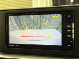 【バックカメラ】駐車時に後方がリアルタイム映像で確認できます。大型商業施設や立体駐車場での駐車時や、夜間のバック時に大活躍!運転スキルに関わらず、今や必須となった装備のひとつです!