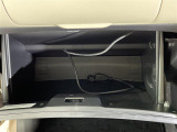 【グローブボックス】大容量のグローブボックスです!!車検証ケース他、日頃使う小物類の収納スペースもたくさんあります!