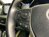ステアリングにオーディオ操作スイッチが付いています。オーディオ画面に直接タッチしなくても操作が出来ますので、運転に集中できます。