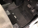嬉しい純正フロアマット付き♪ 状態も良好です(^^♪