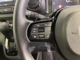 ステアリングにオーディオ操作スイッチが付いています。オーディオ画面に直接タッチしなくても操作が出来ますので、運転に集中できます。