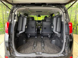 後席を格納すると、これだけの広さが!シーンに合わせたシートアレンジで、大きな荷物も積むことが出来ます♪