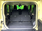 普段のお買い物や通勤、送迎等に十分な荷室スペースを確保しております。セカンドシートを倒すと、大きな荷物の積載も可能です♪