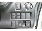 両側パワースライドドア付きだから、狭い駐車スペースなどでの乗り降りラクラク♪小さなお子さまのいるご家庭には嬉しい装備です。