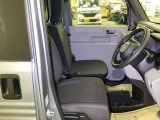シートはフィット性も良く、楽な運転姿勢を保てます。